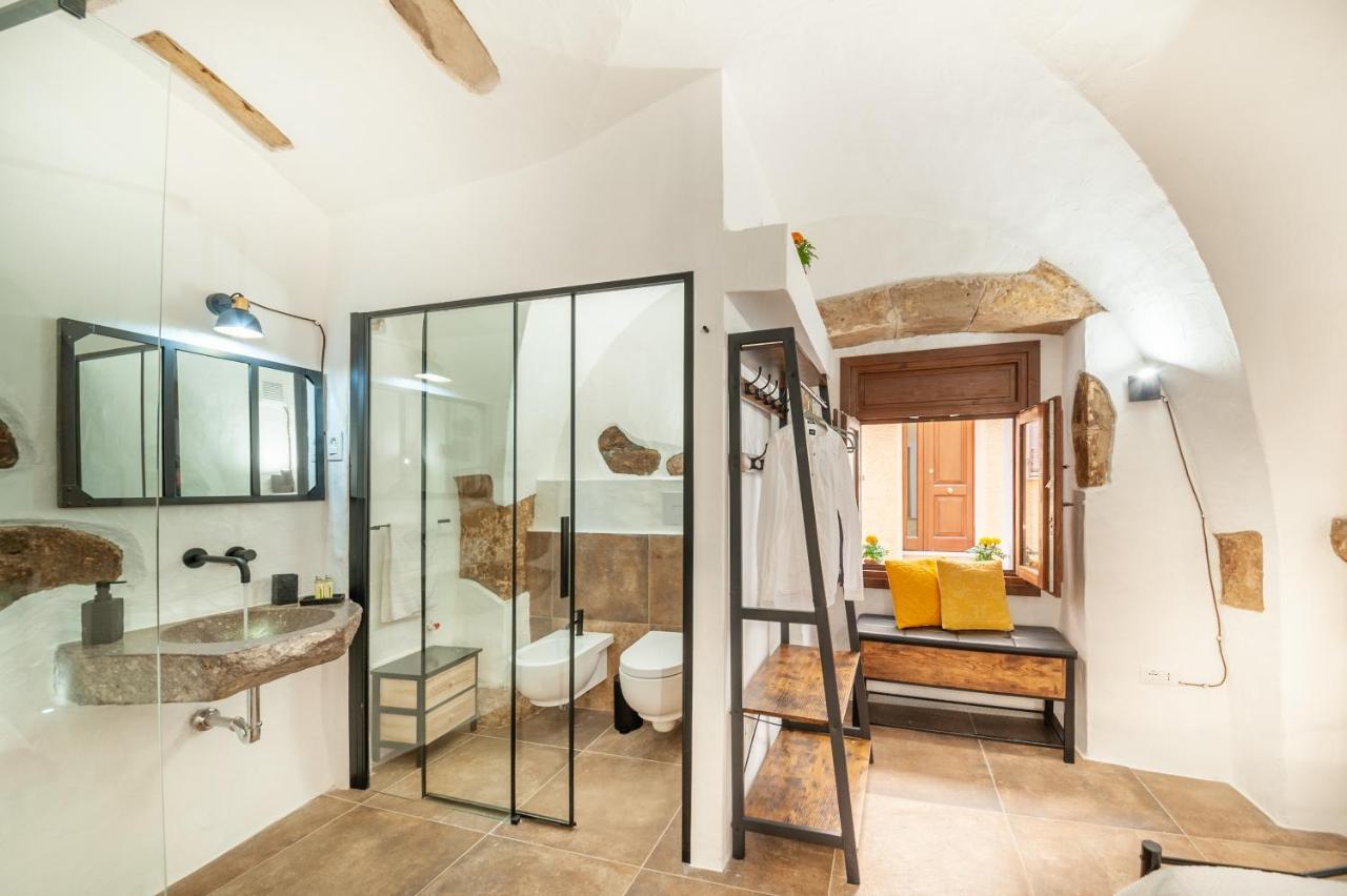 Romantic Loft With Jacuzzi In The Castle Castelsardo Bagian luar foto