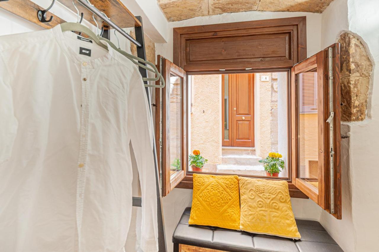 Romantic Loft With Jacuzzi In The Castle Castelsardo Bagian luar foto