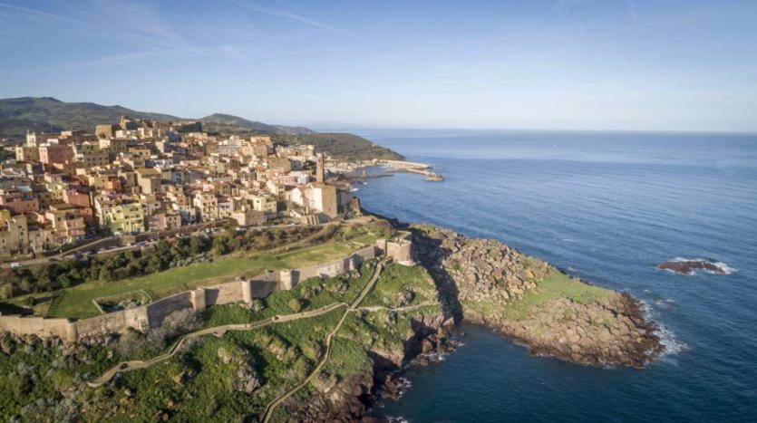 Romantic Loft With Jacuzzi In The Castle Castelsardo Bagian luar foto